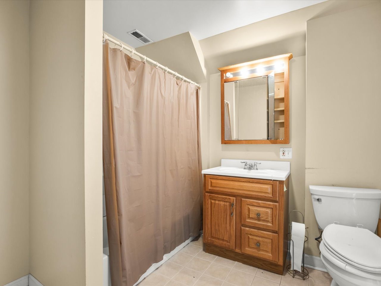 927 E Lincoln Avenue, Belvidere, IL 61008