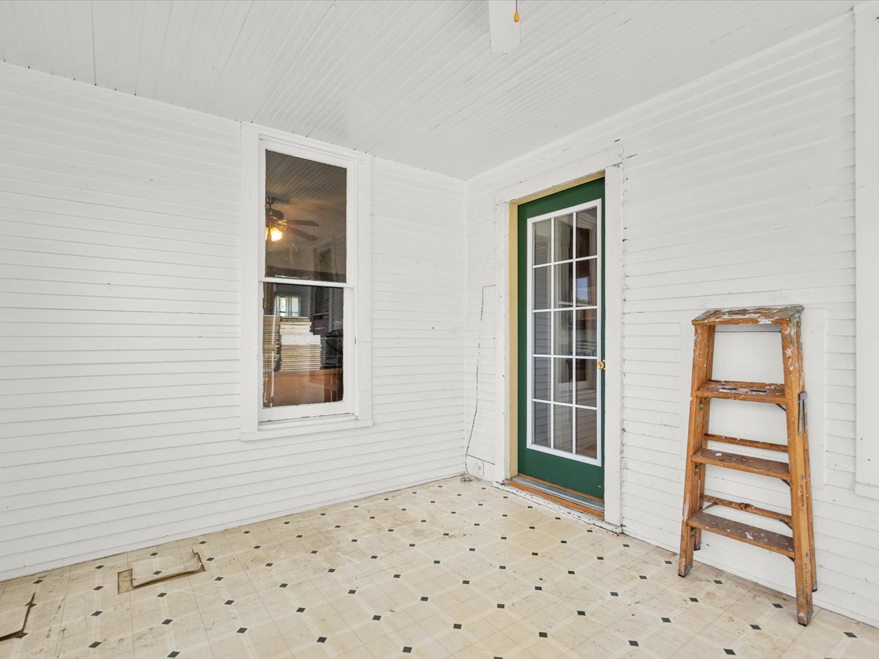 927 E Lincoln Avenue, Belvidere, IL 61008