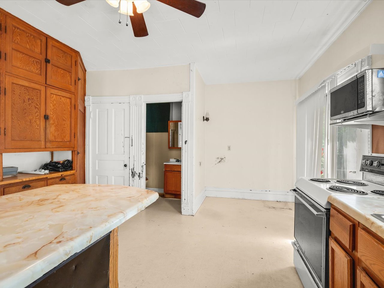 927 E Lincoln Avenue, Belvidere, IL 61008