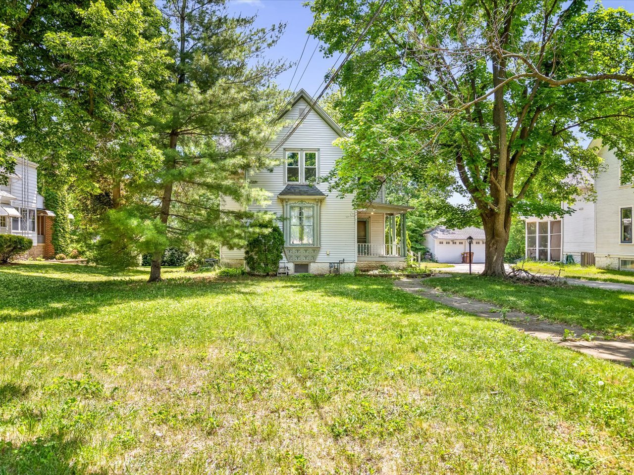 927 E Lincoln Avenue, Belvidere, IL 61008