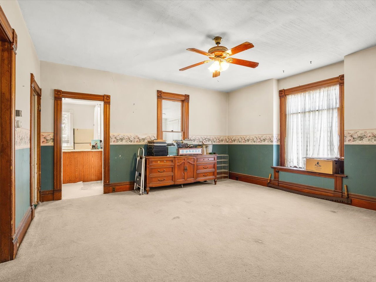 927 E Lincoln Avenue, Belvidere, IL 61008