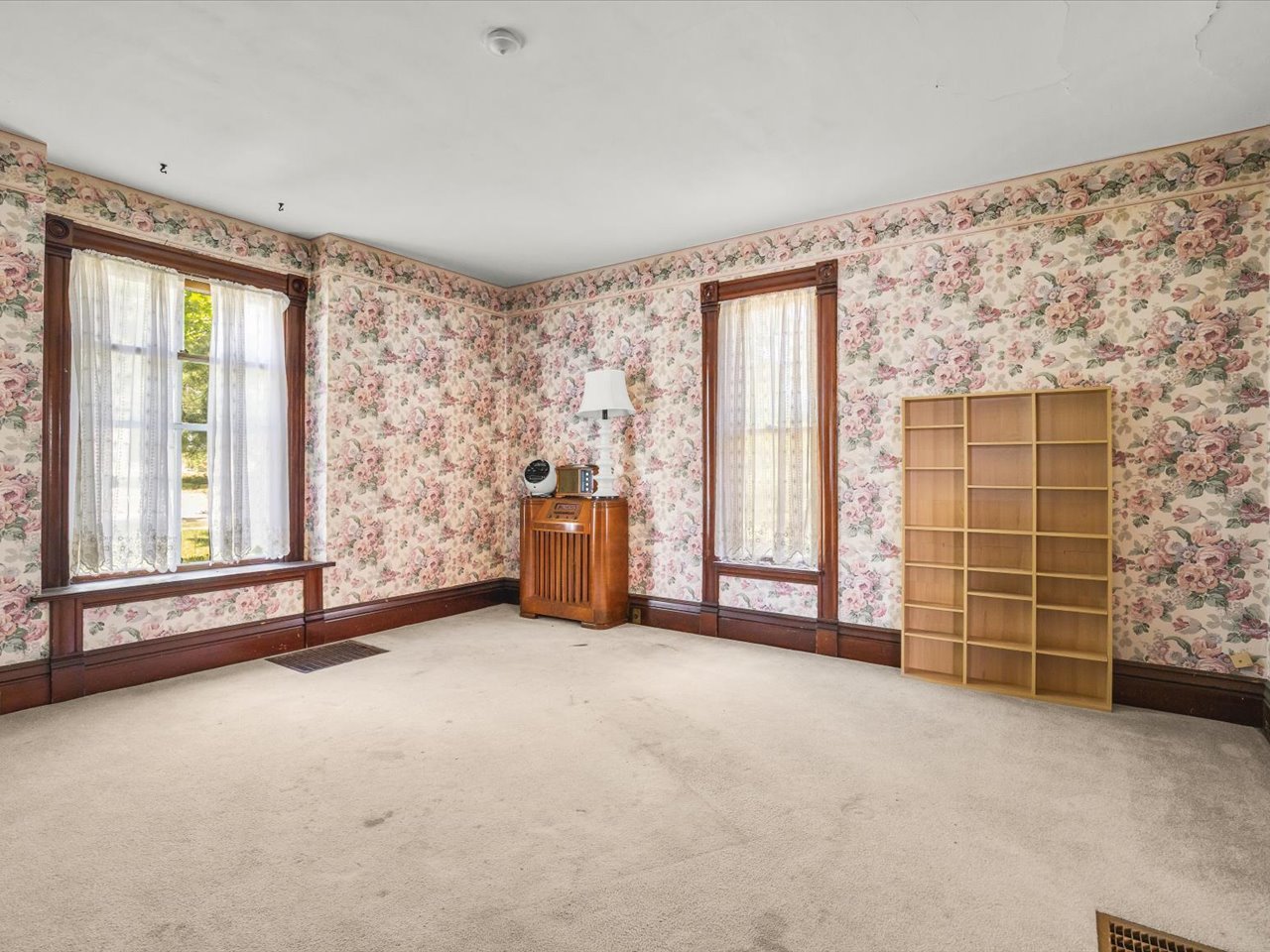 927 E Lincoln Avenue, Belvidere, IL 61008