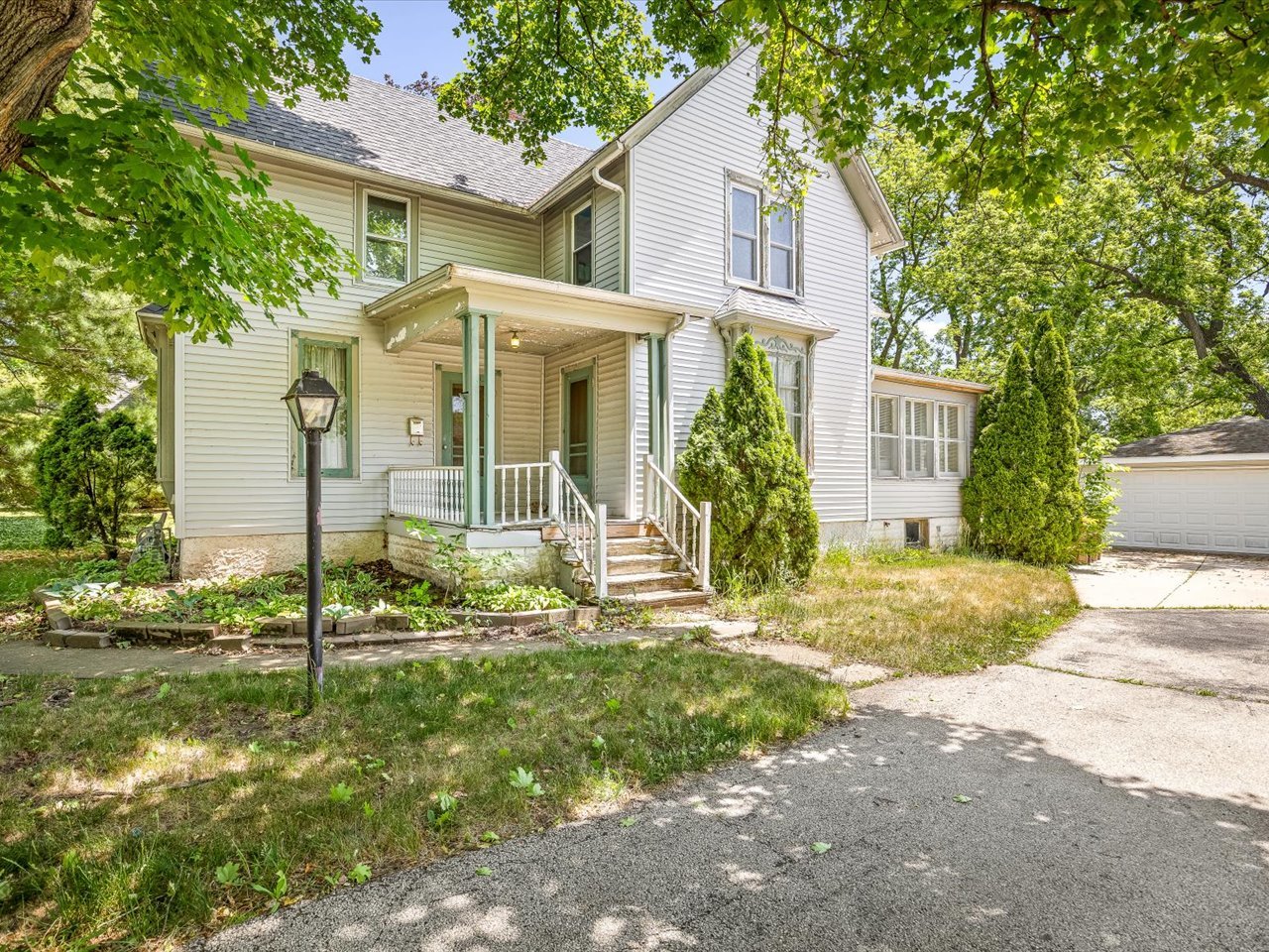 927 E Lincoln Avenue, Belvidere, IL 61008