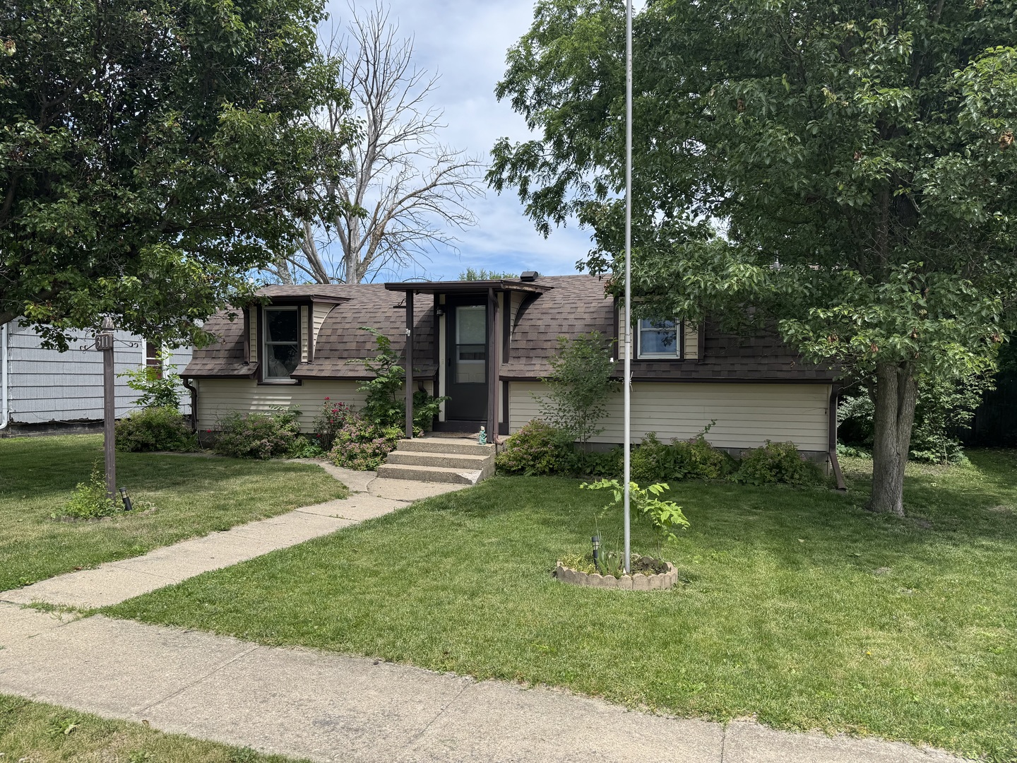 311 S Walnut Street, Wyanet, IL 61379