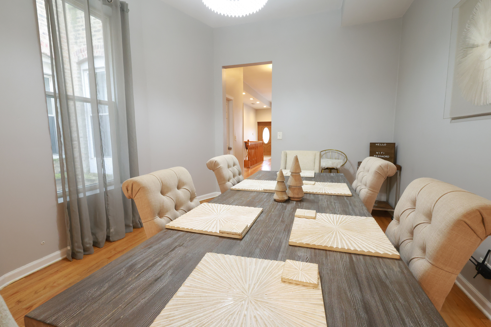 3651 S Giles Avenue, Chicago, IL 60653