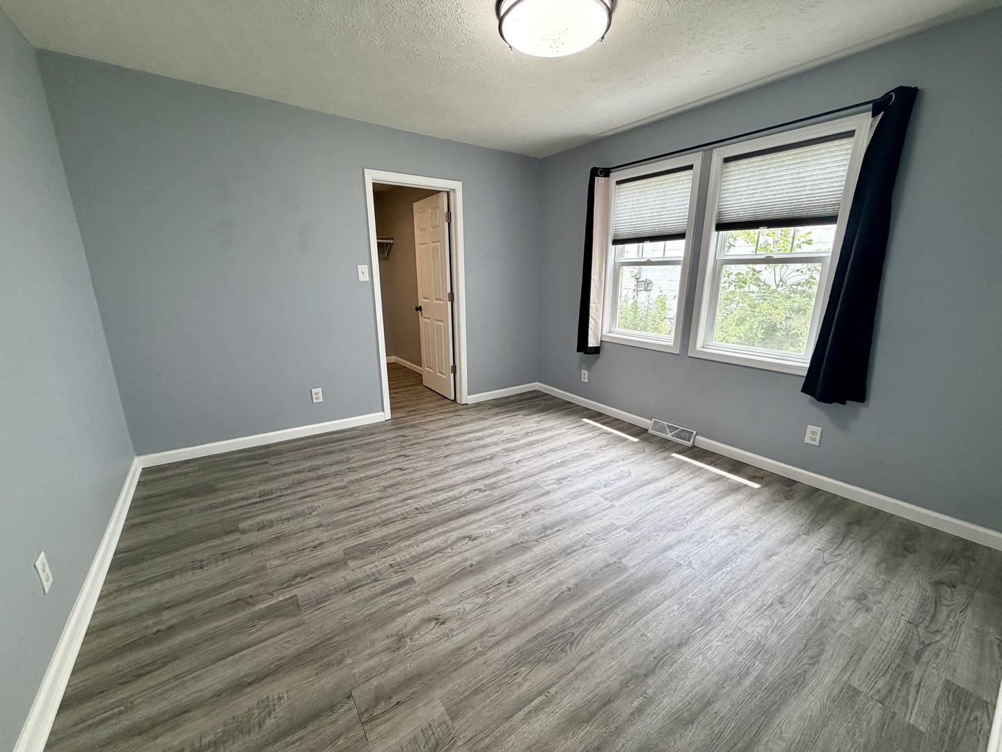 611 N Chestnut Street, Wapella, IL 61777
