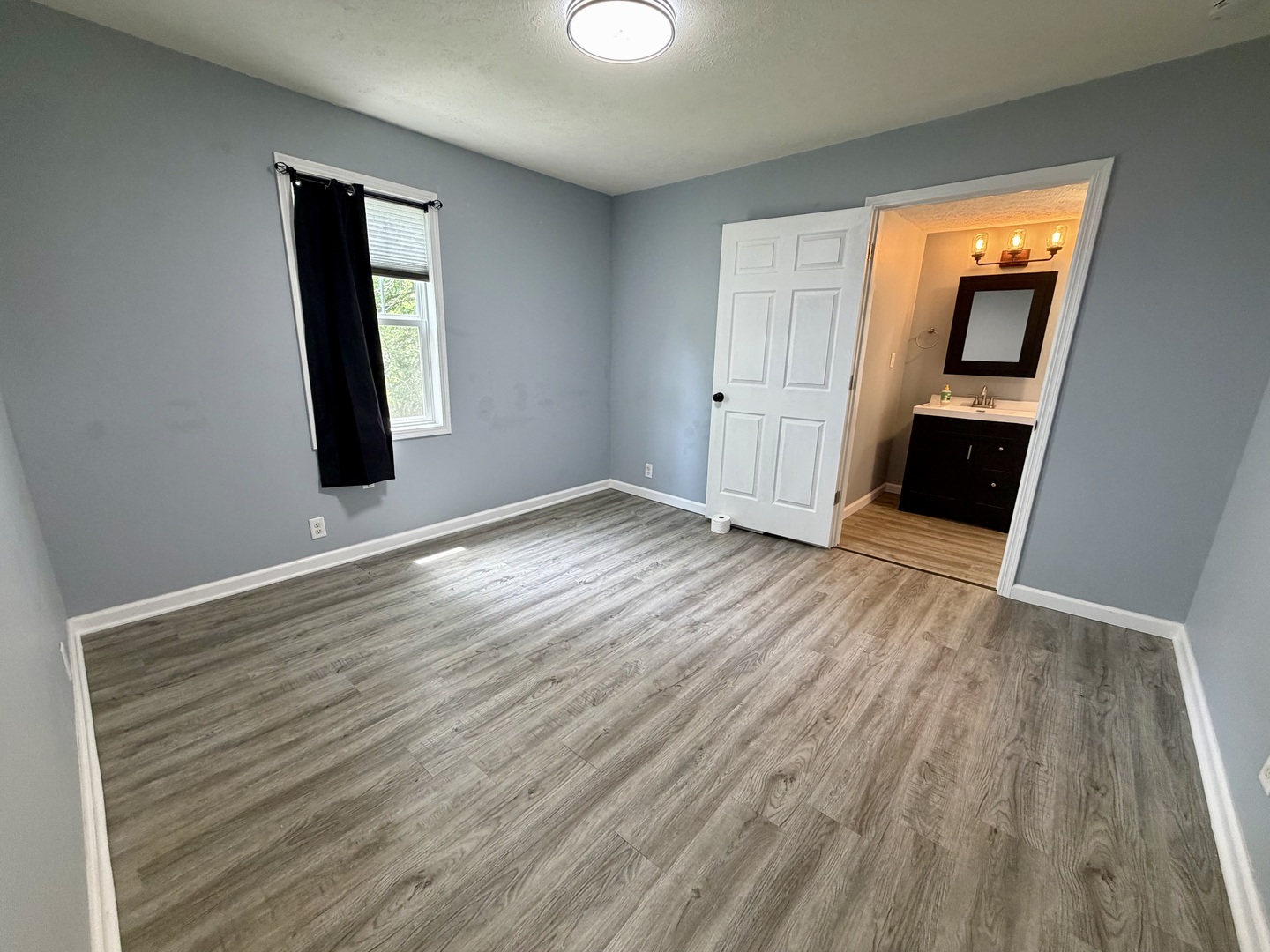 611 N Chestnut Street, Wapella, IL 61777