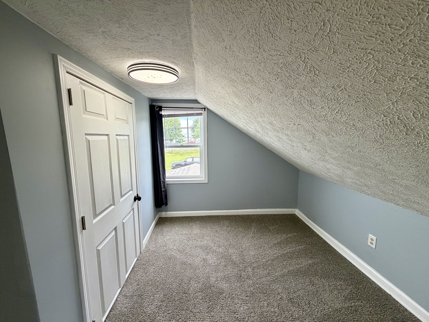 611 N Chestnut Street, Wapella, IL 61777