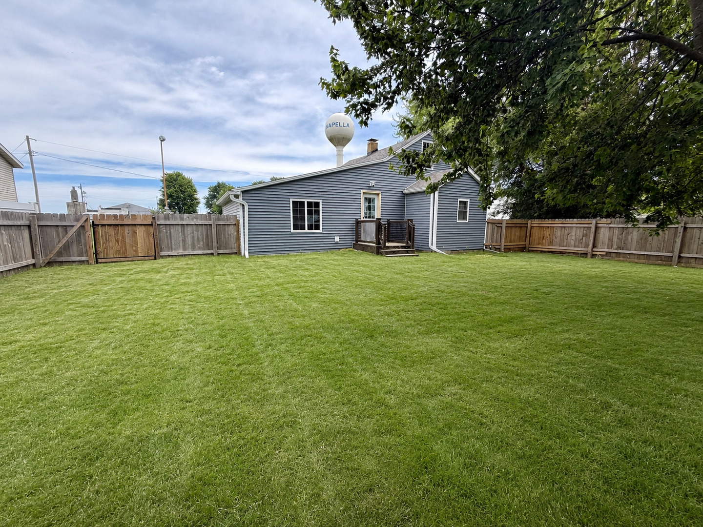 611 N Chestnut Street, Wapella, IL 61777