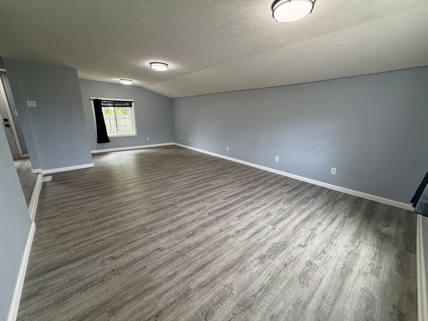 611 N Chestnut Street, Wapella, IL 61777