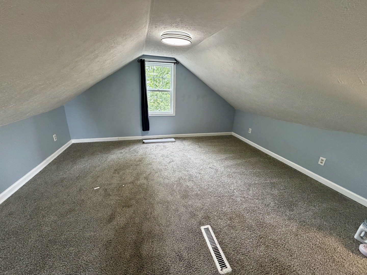 611 N Chestnut Street, Wapella, IL 61777