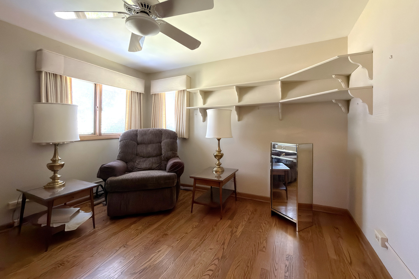 34841 N leonard Avenue, Ingleside, IL 60041