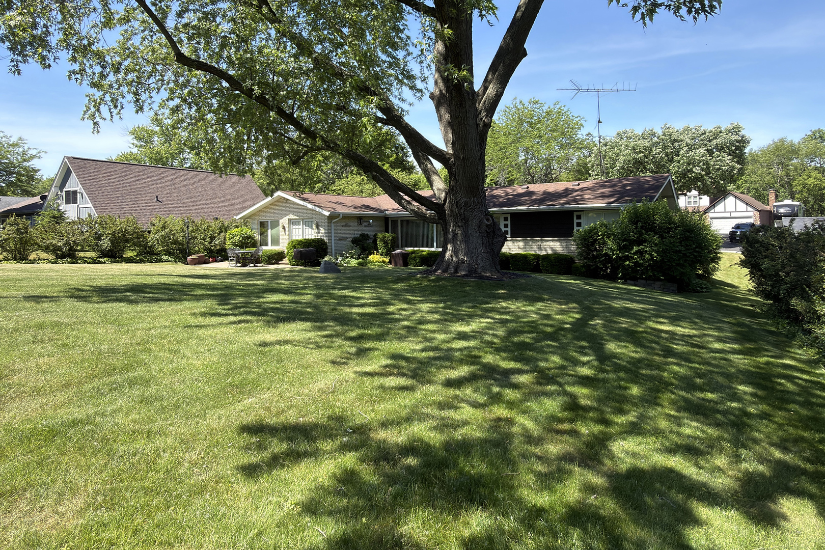 34841 N leonard Avenue, Ingleside, IL 60041