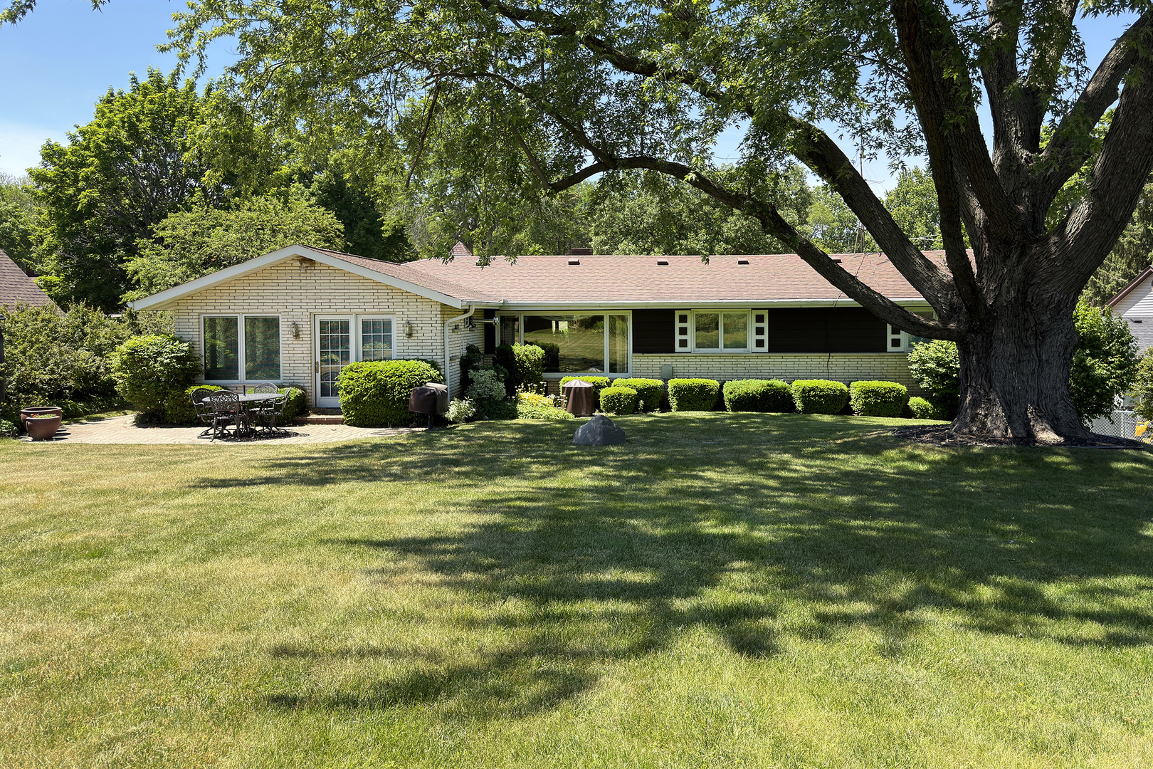 34841 N leonard Avenue, Ingleside, IL 60041