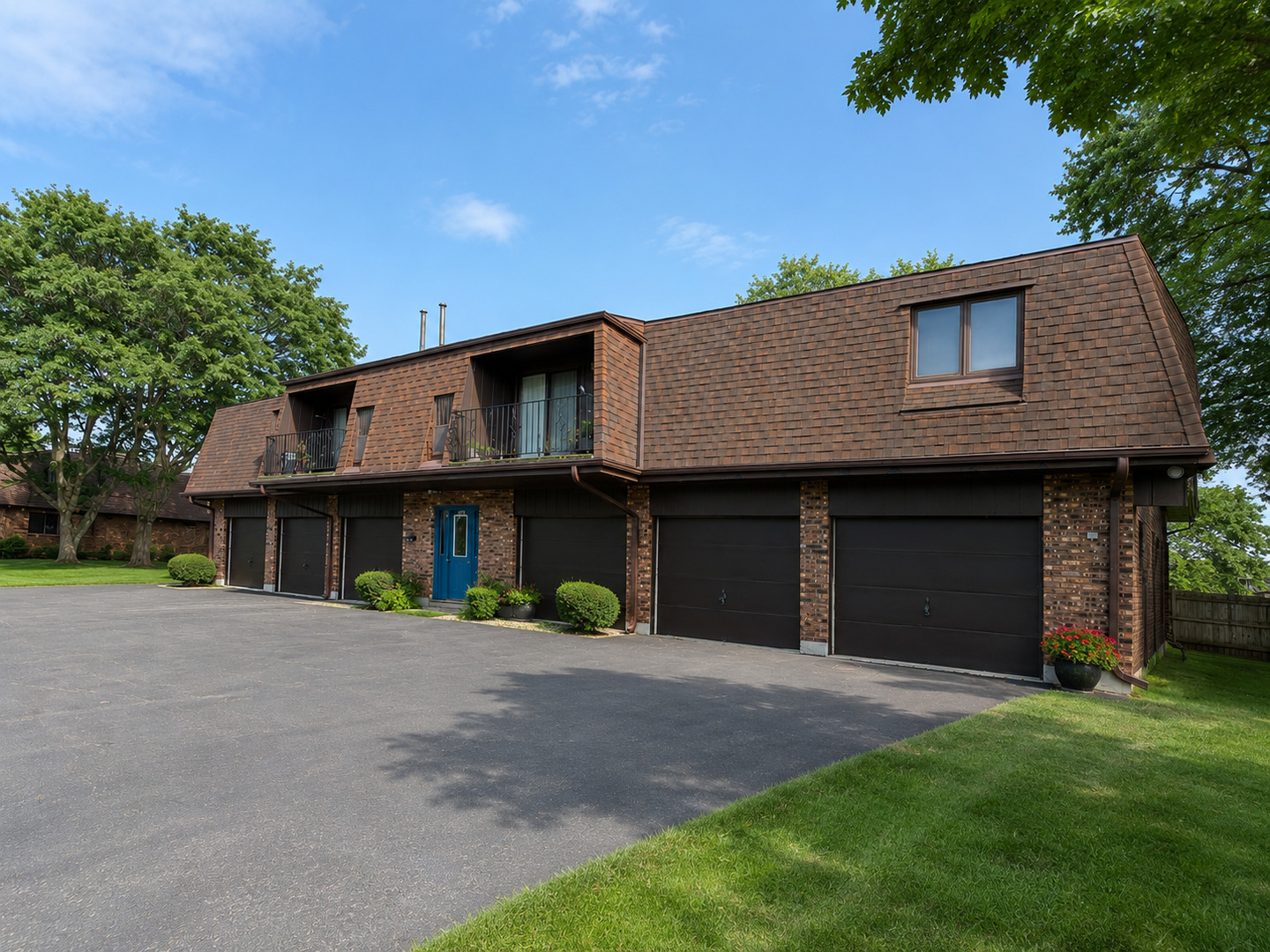 10640 S Brooklodge Lane #2B, Palos Hills, IL 60465