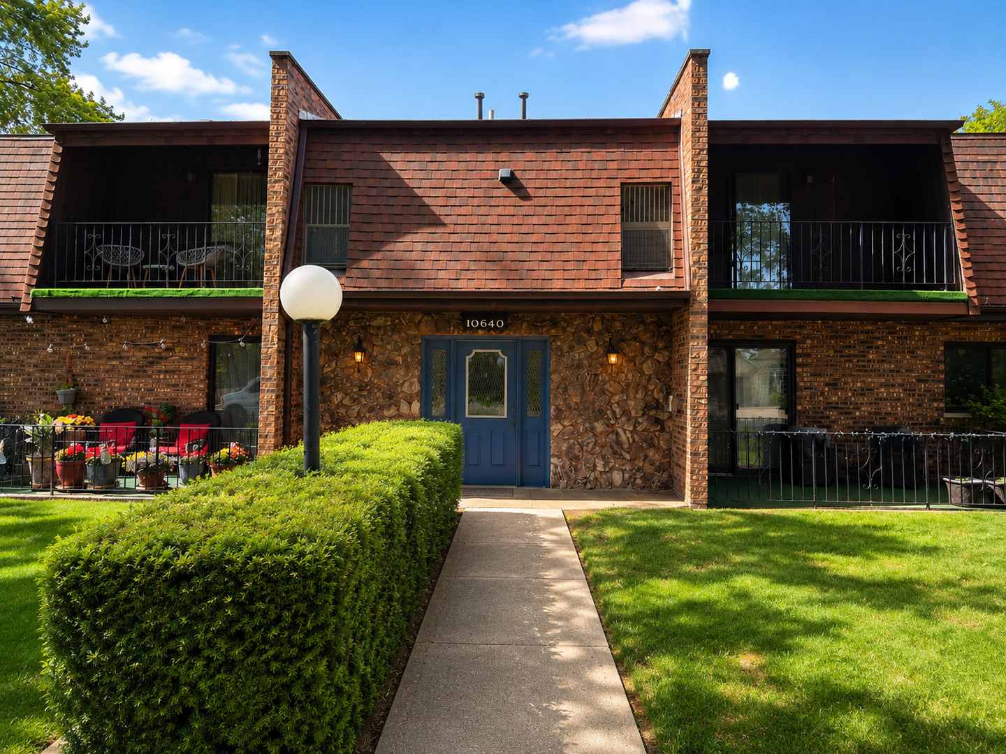 10640 S Brooklodge Lane #2B, Palos Hills, IL 60465