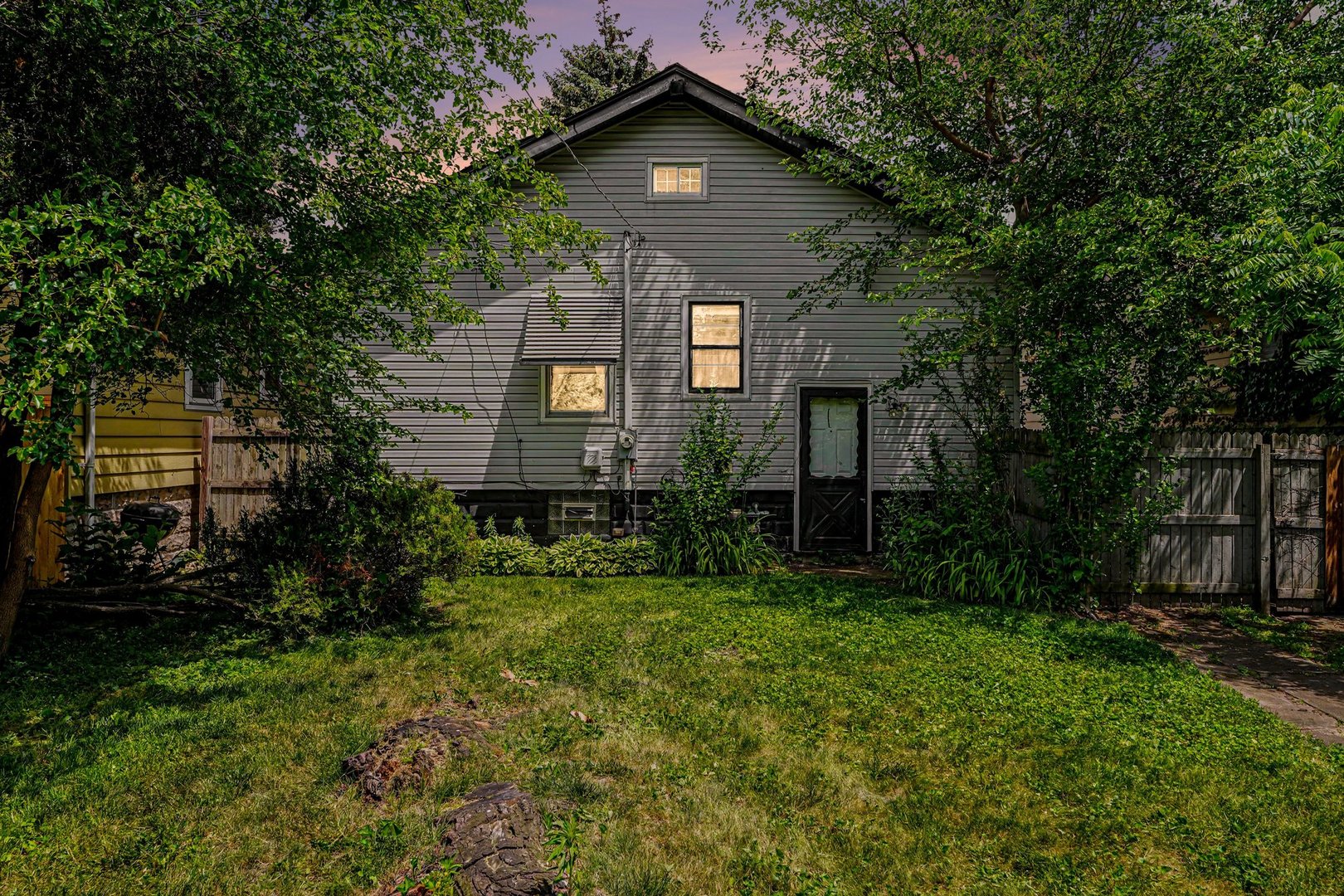 988 Wentworth Avenue, Calumet City, IL 60409