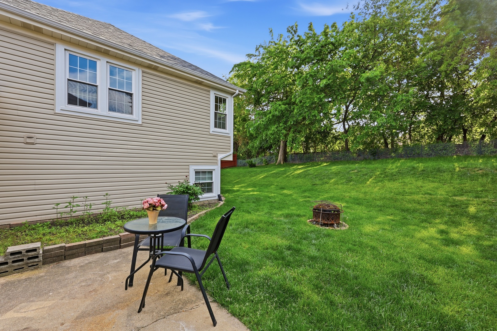 4310 Forest Glen Drive, Hoffman Estates, IL 60192
