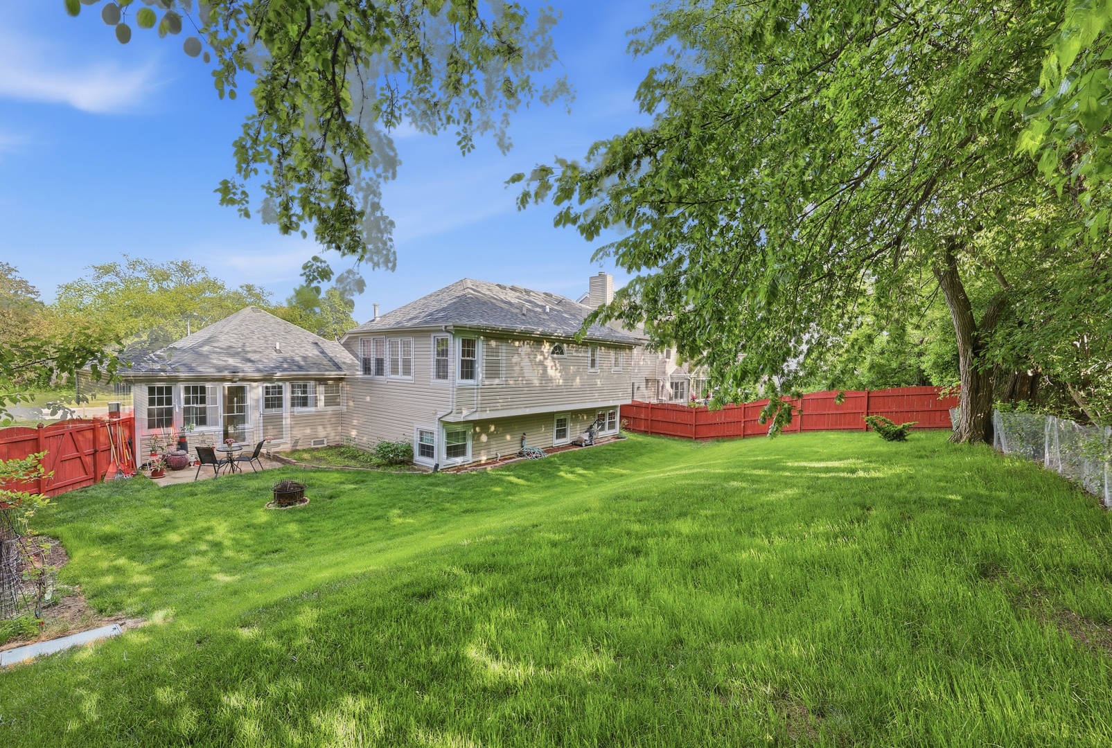 4310 Forest Glen Drive, Hoffman Estates, IL 60192