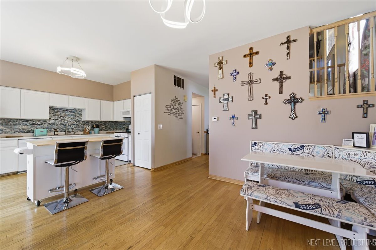 2810 Ledgestone Court, Naperville, IL 60564