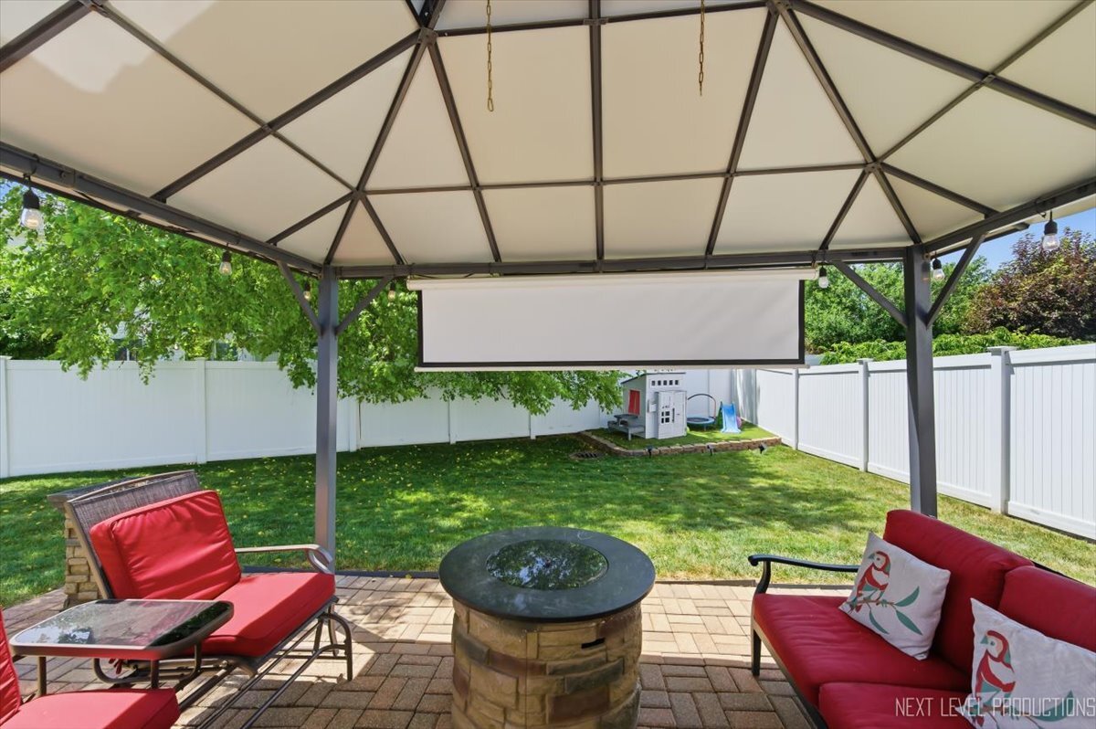 2810 Ledgestone Court, Naperville, IL 60564