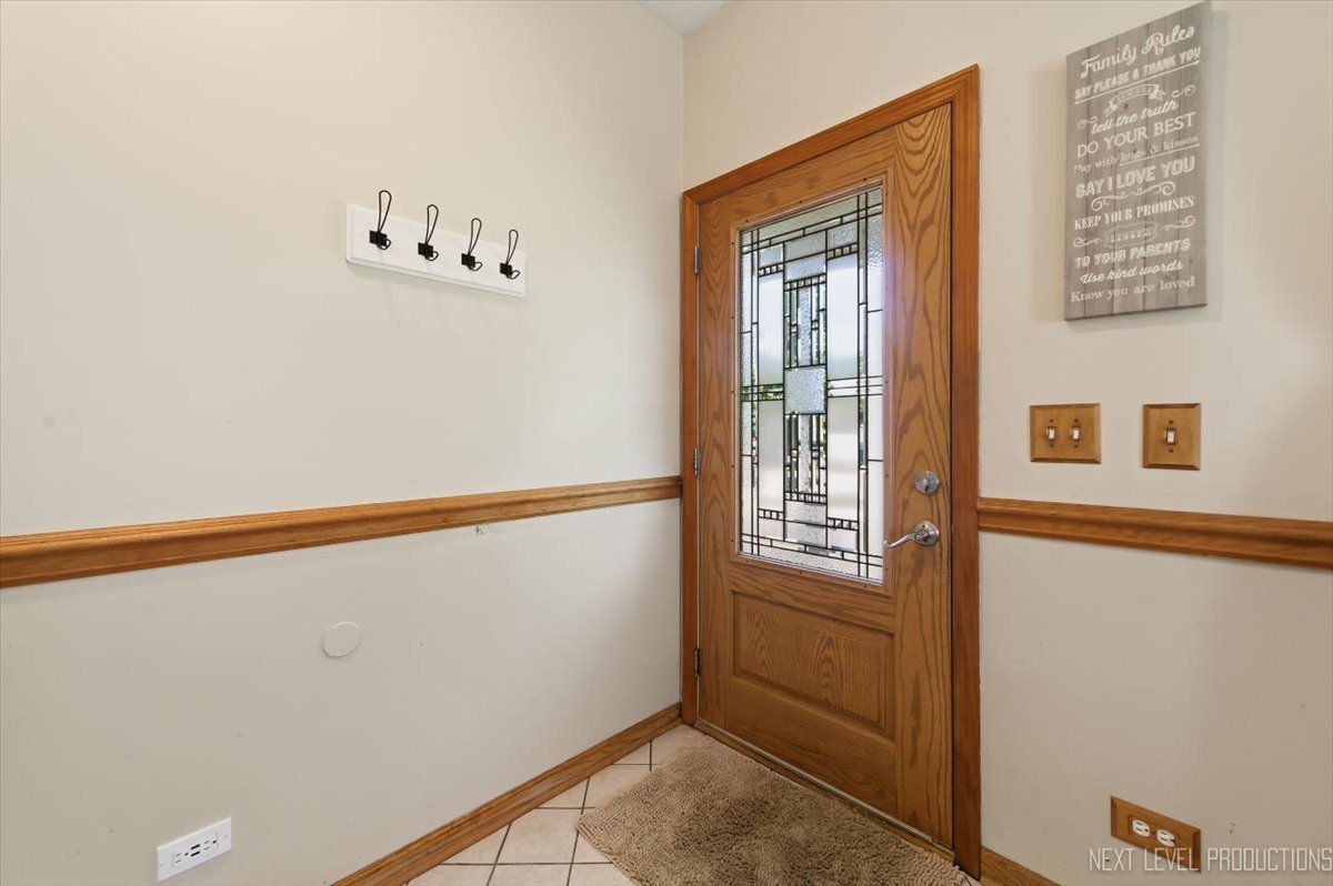 2810 Ledgestone Court, Naperville, IL 60564