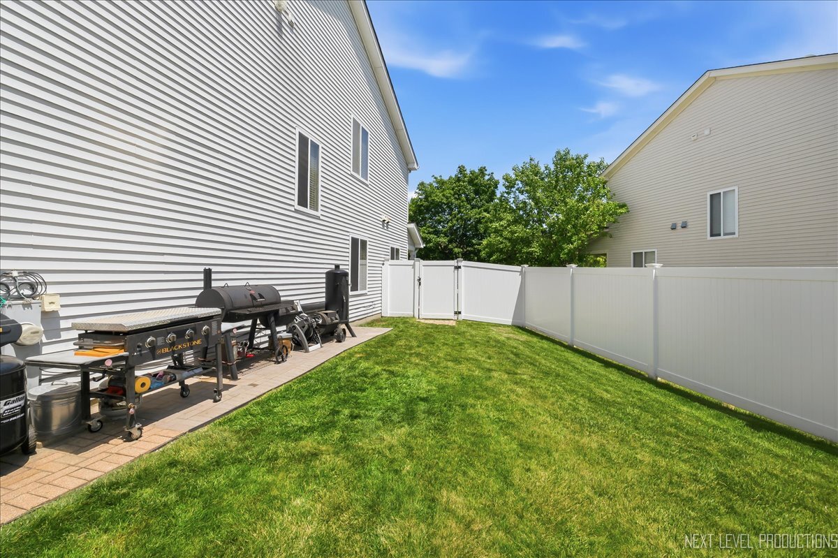 2810 Ledgestone Court, Naperville, IL 60564