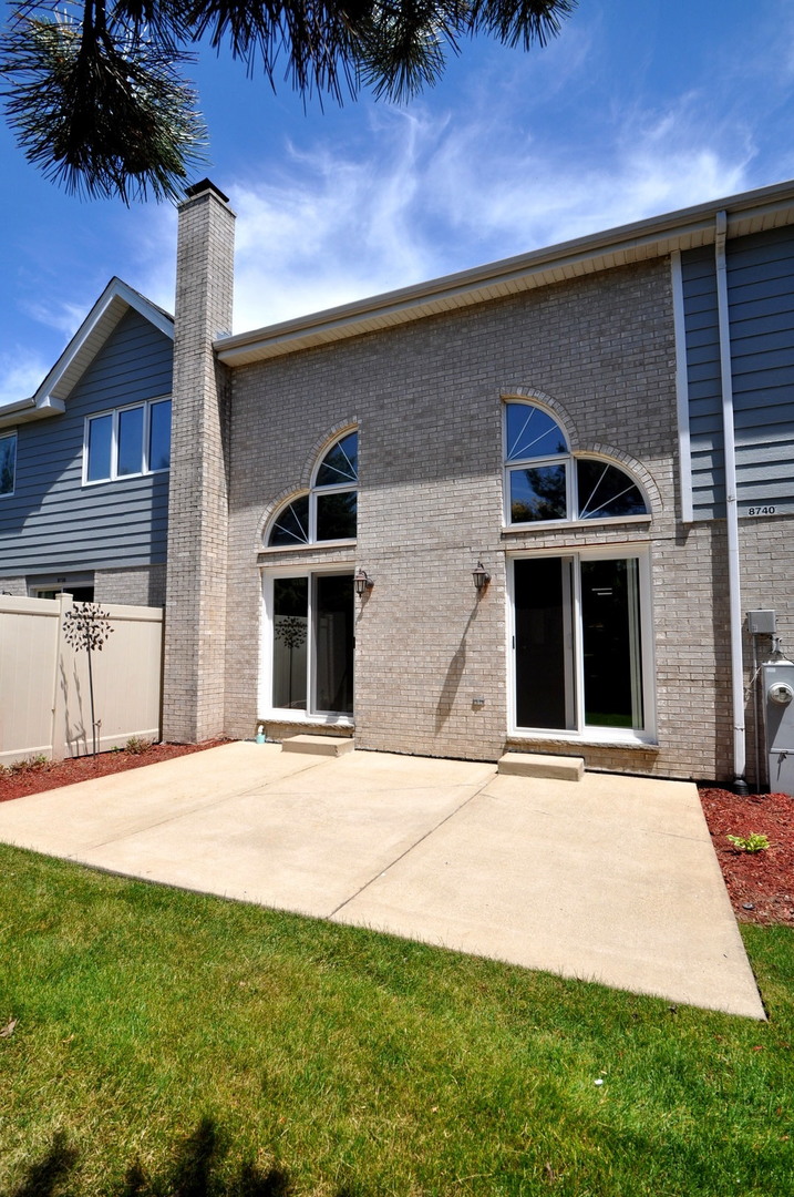 8740 Ballycastle Lane, Tinley Park, IL 60487