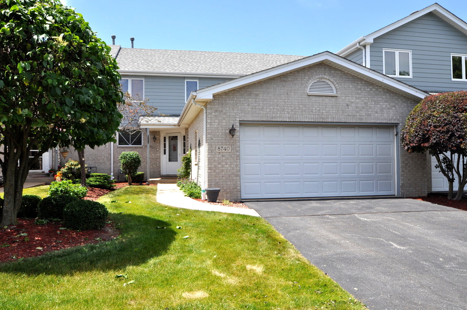 8740 Ballycastle Lane, Tinley Park, IL 60487