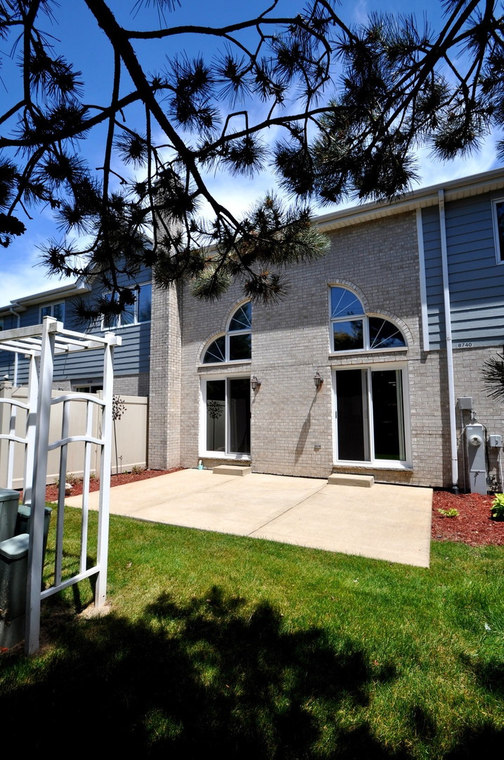 8740 Ballycastle Lane, Tinley Park, IL 60487