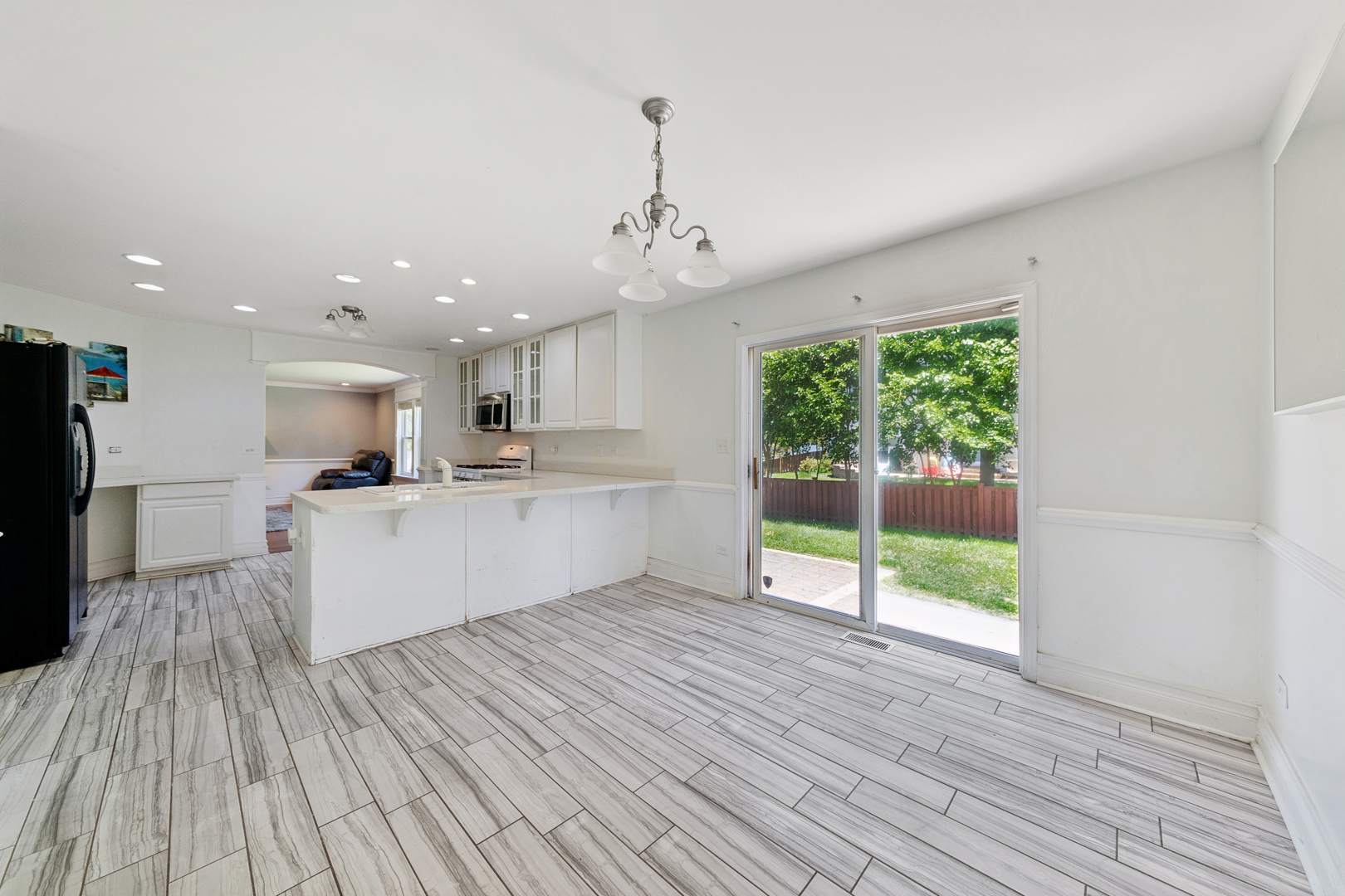 1702 Stonegate Drive, Montgomery, IL 60538