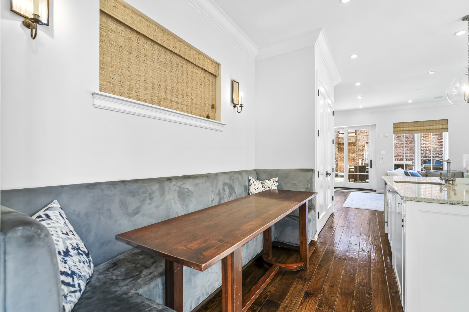 1331 W Wolfram Street, Chicago, IL 60657