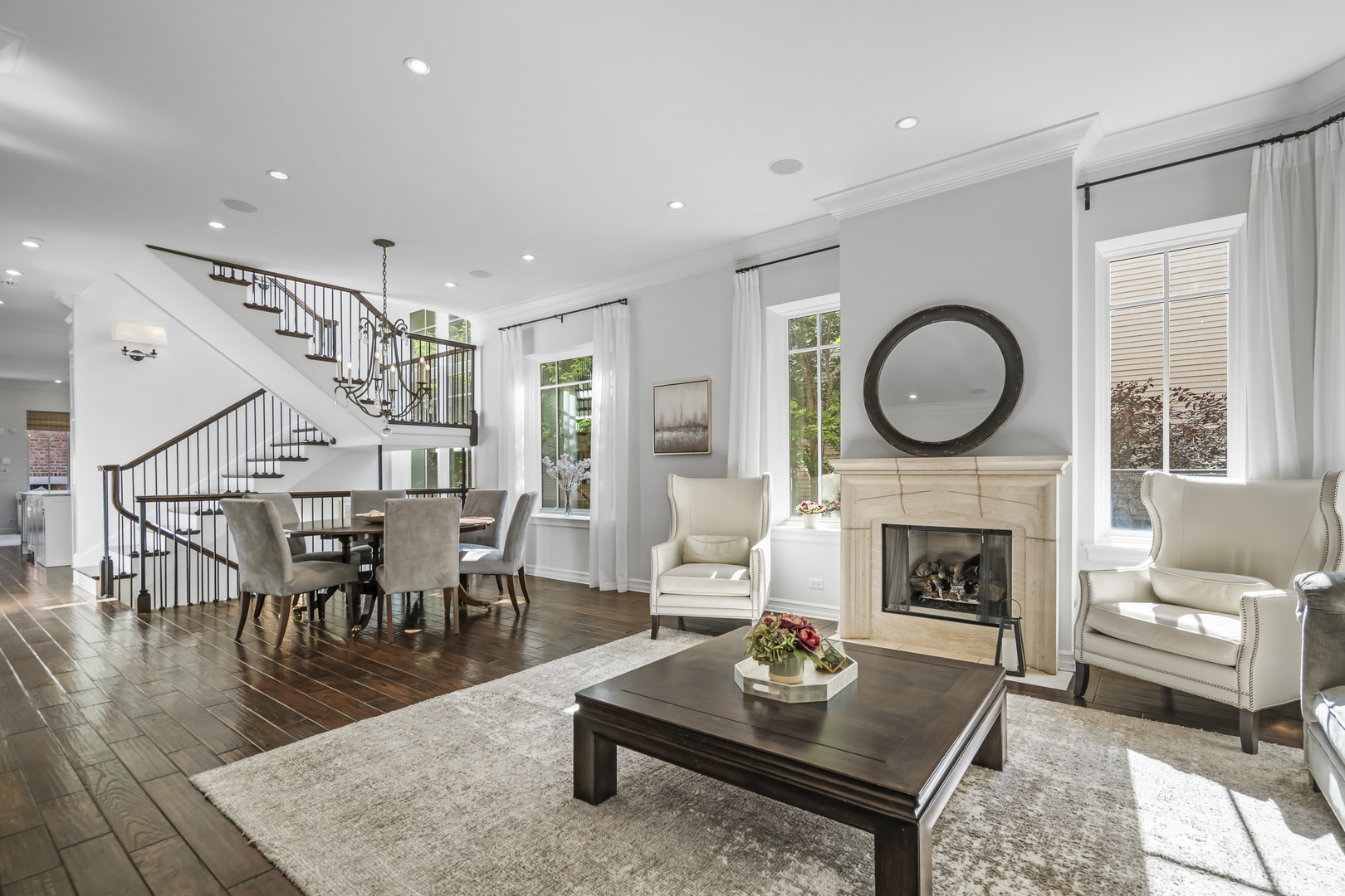 1331 W Wolfram Street, Chicago, IL 60657