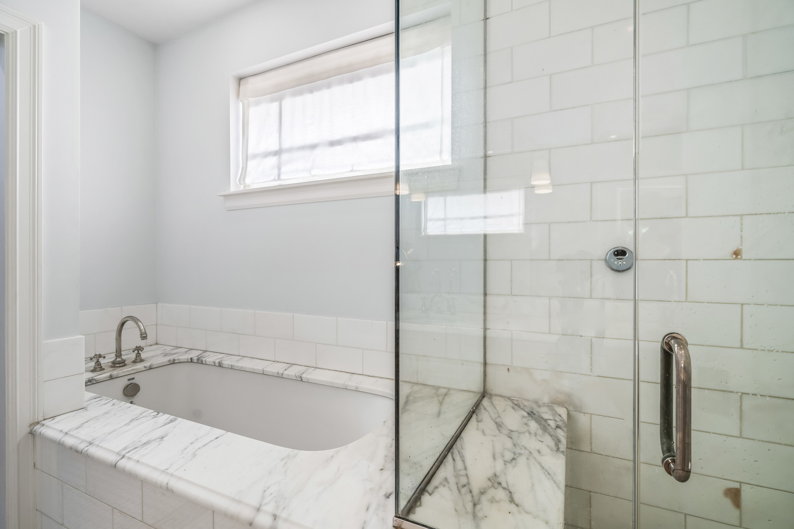 1331 W Wolfram Street, Chicago, IL 60657