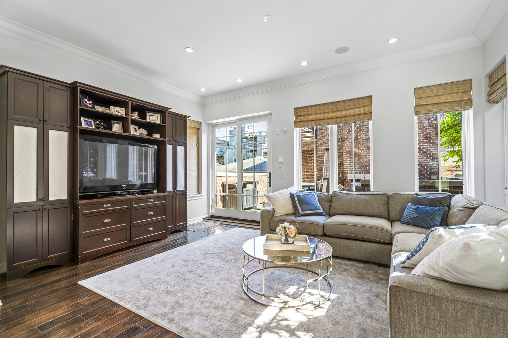 1331 W Wolfram Street, Chicago, IL 60657