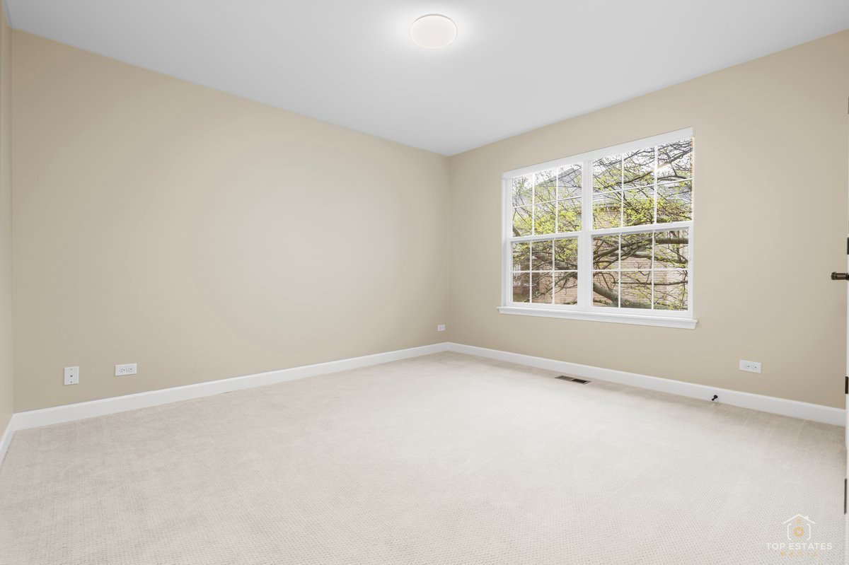 1551 E Olive Street, Palatine, IL 60074