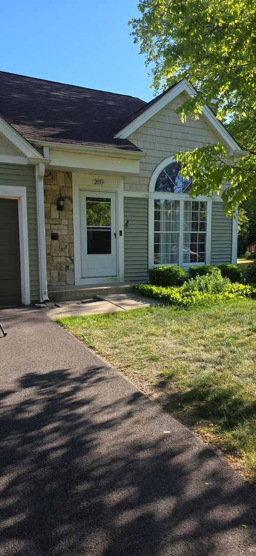 2053 Teton Parkway, Algonquin, IL 60102