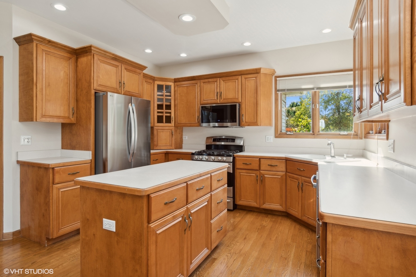 2327 Flat Rock Court, Naperville, IL 60564