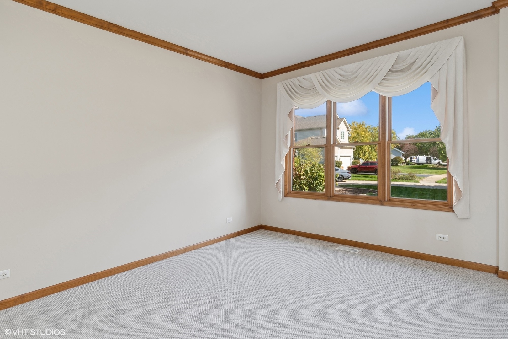 2327 Flat Rock Court, Naperville, IL 60564