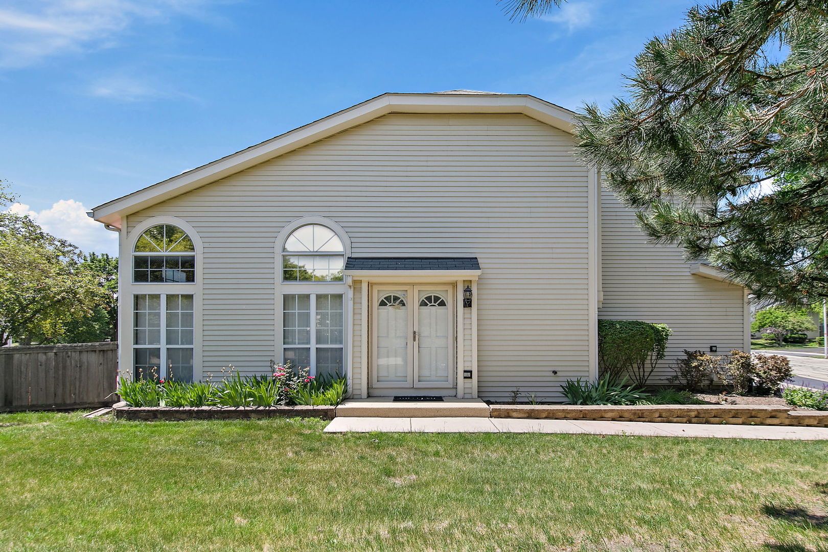 621 Newbury Lane, Schaumburg, IL 60173