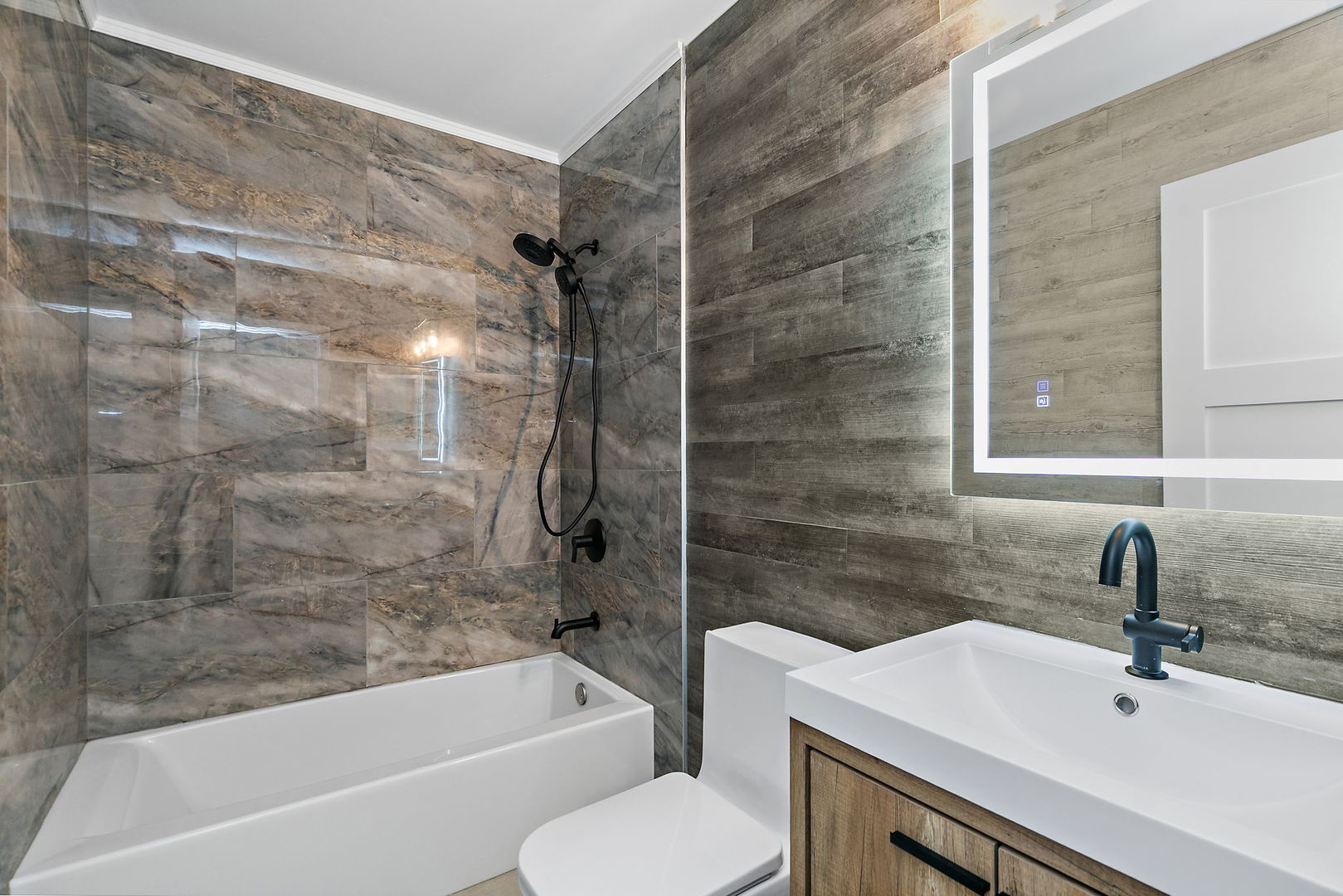 621 Newbury Lane, Schaumburg, IL 60173