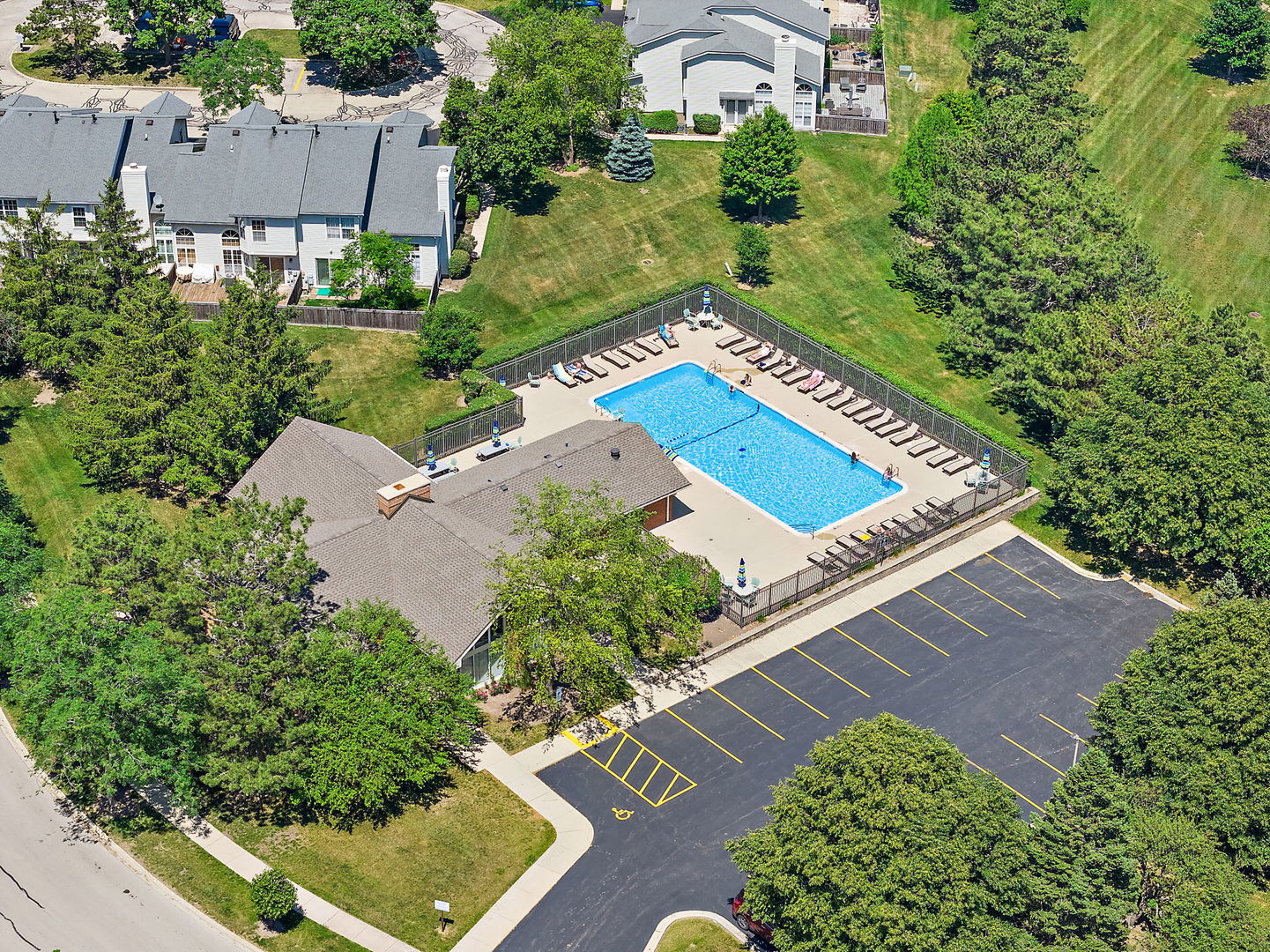 621 Newbury Lane, Schaumburg, IL 60173