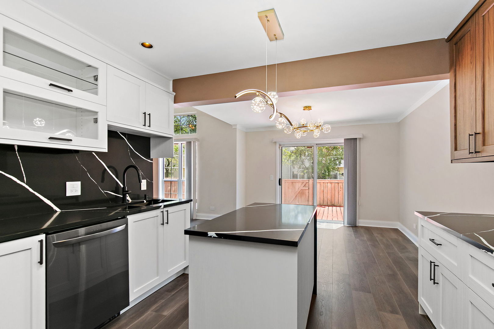 621 Newbury Lane, Schaumburg, IL 60173