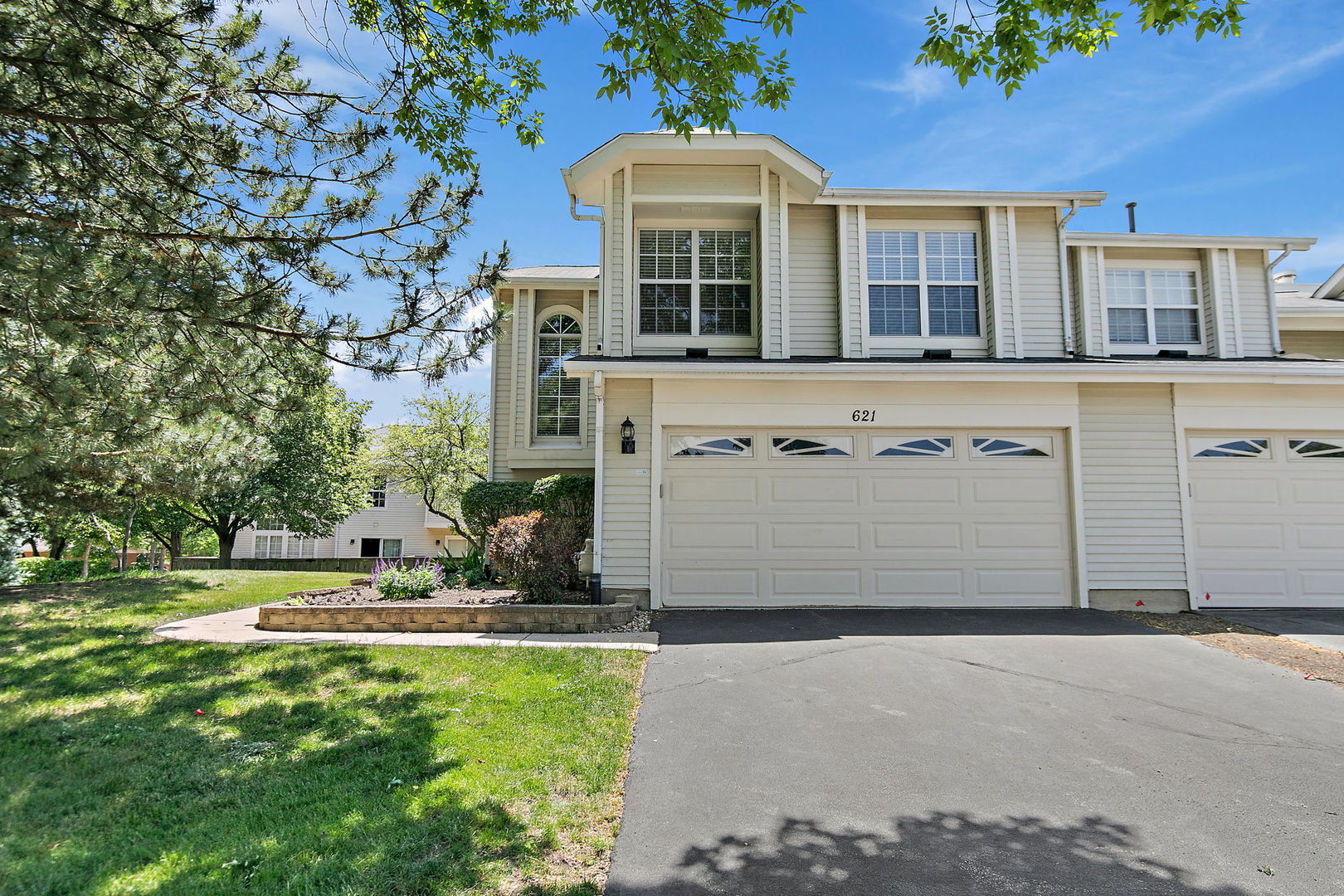 621 Newbury Lane, Schaumburg, IL 60173