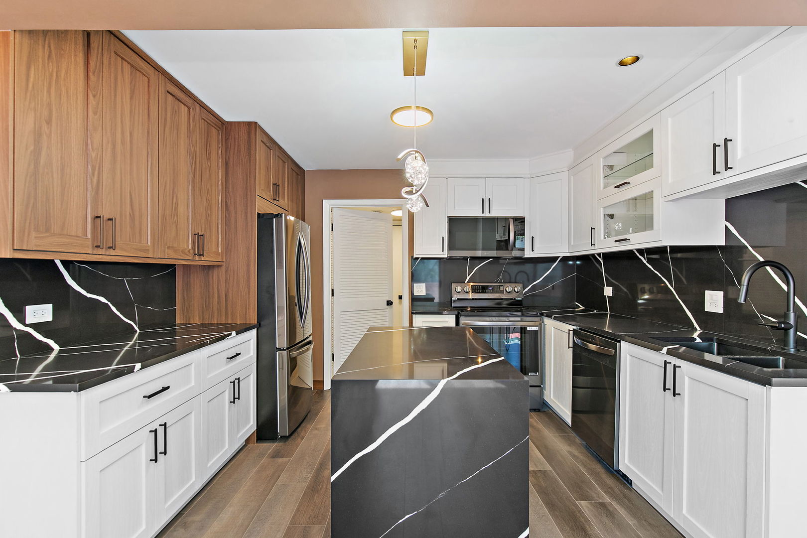 621 Newbury Lane, Schaumburg, IL 60173