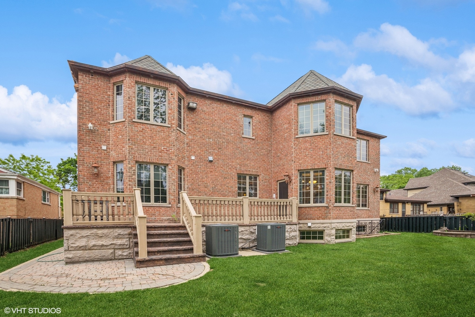 3832 W Chase Avenue, Lincolnwood, IL 60712