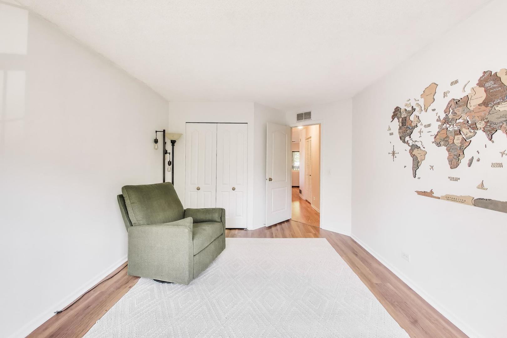 306 CARRIAGE Way #2C, Bloomingdale, IL 60108