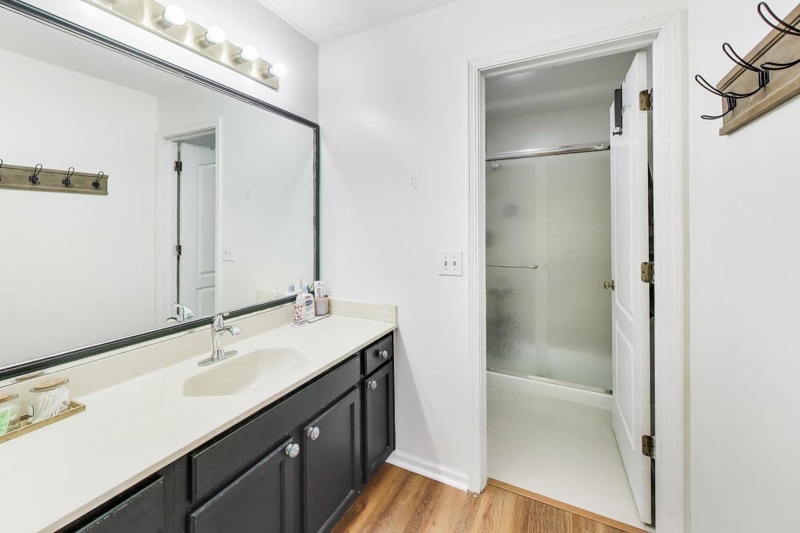 306 CARRIAGE Way #2C, Bloomingdale, IL 60108