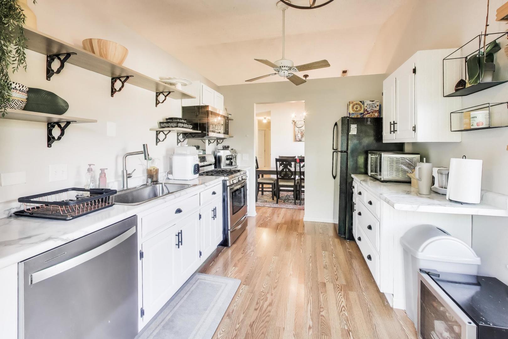 306 CARRIAGE Way #2C, Bloomingdale, IL 60108