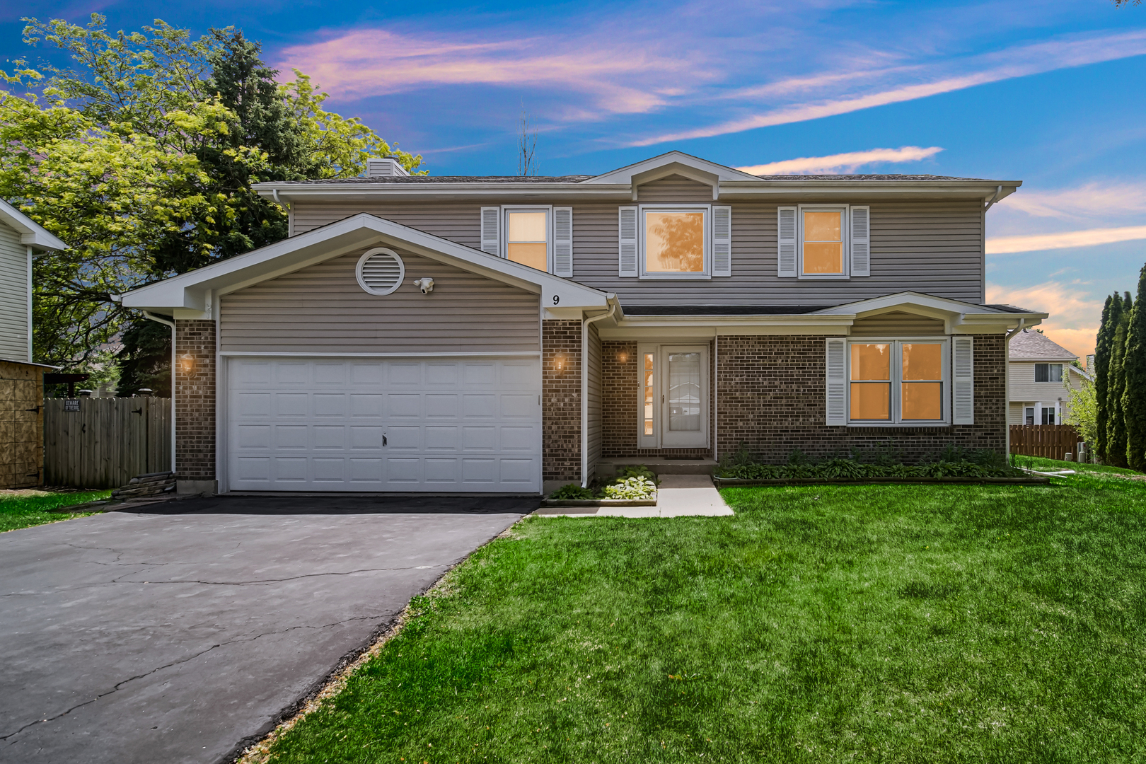 9 Redwood Court, Streamwood, IL 60107